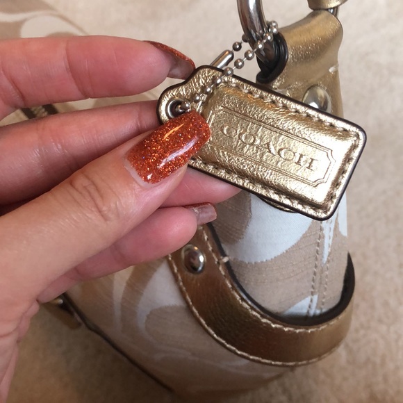 Authentic Coach Shoulder Bag - Picture 4 of 6